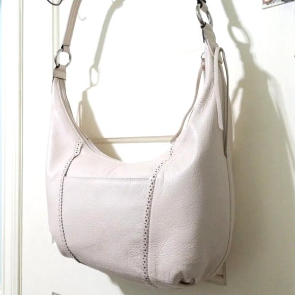 NEW Stone Mountain Cream 100% Leather Small Crescent Shoulder Bag Purse Top Zip - Picture 7 of 14